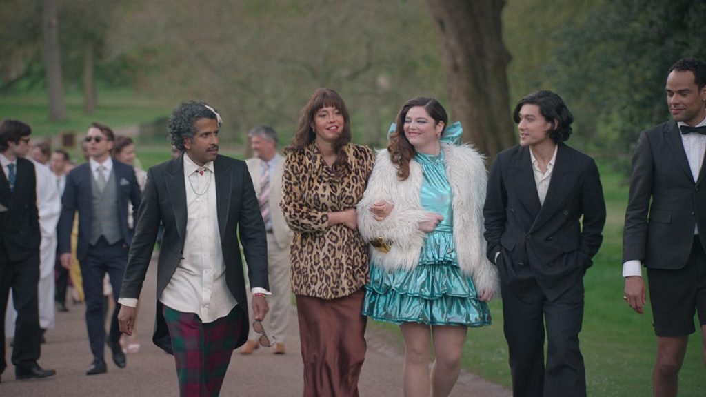 Too Much walking scene filmed at Englefield Estate